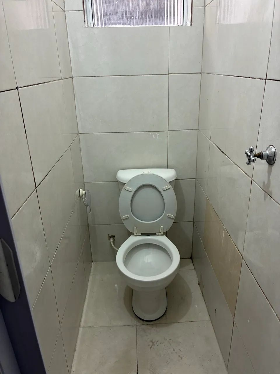 Quarto com banheiro e pia de cozinha  - Foto 5