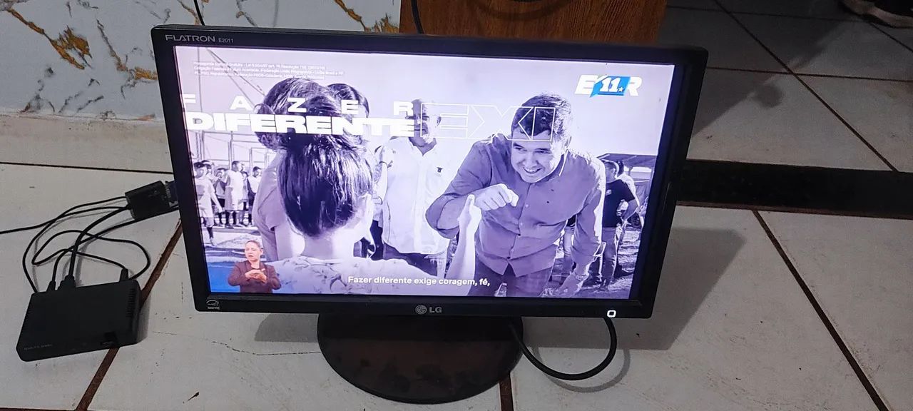 Monitor LG Flatron E2011 é um monitor de 20 polegadas