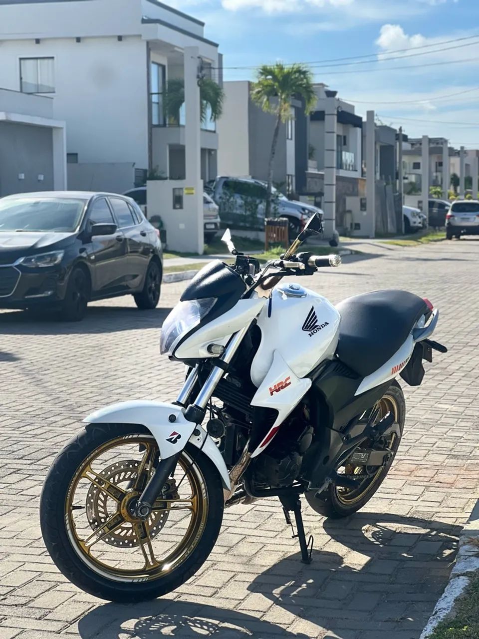 CB 300 - Foto 3