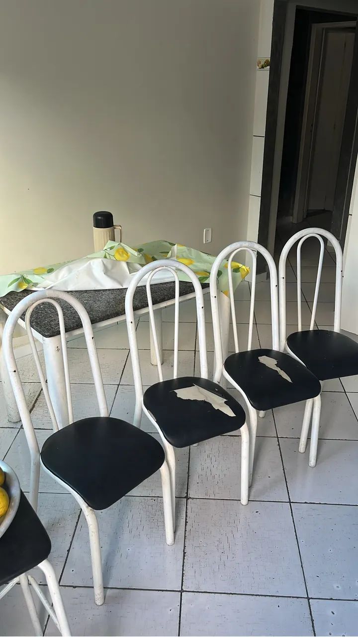Mesa de Mármore com 4 cadeiras - Foto 3
