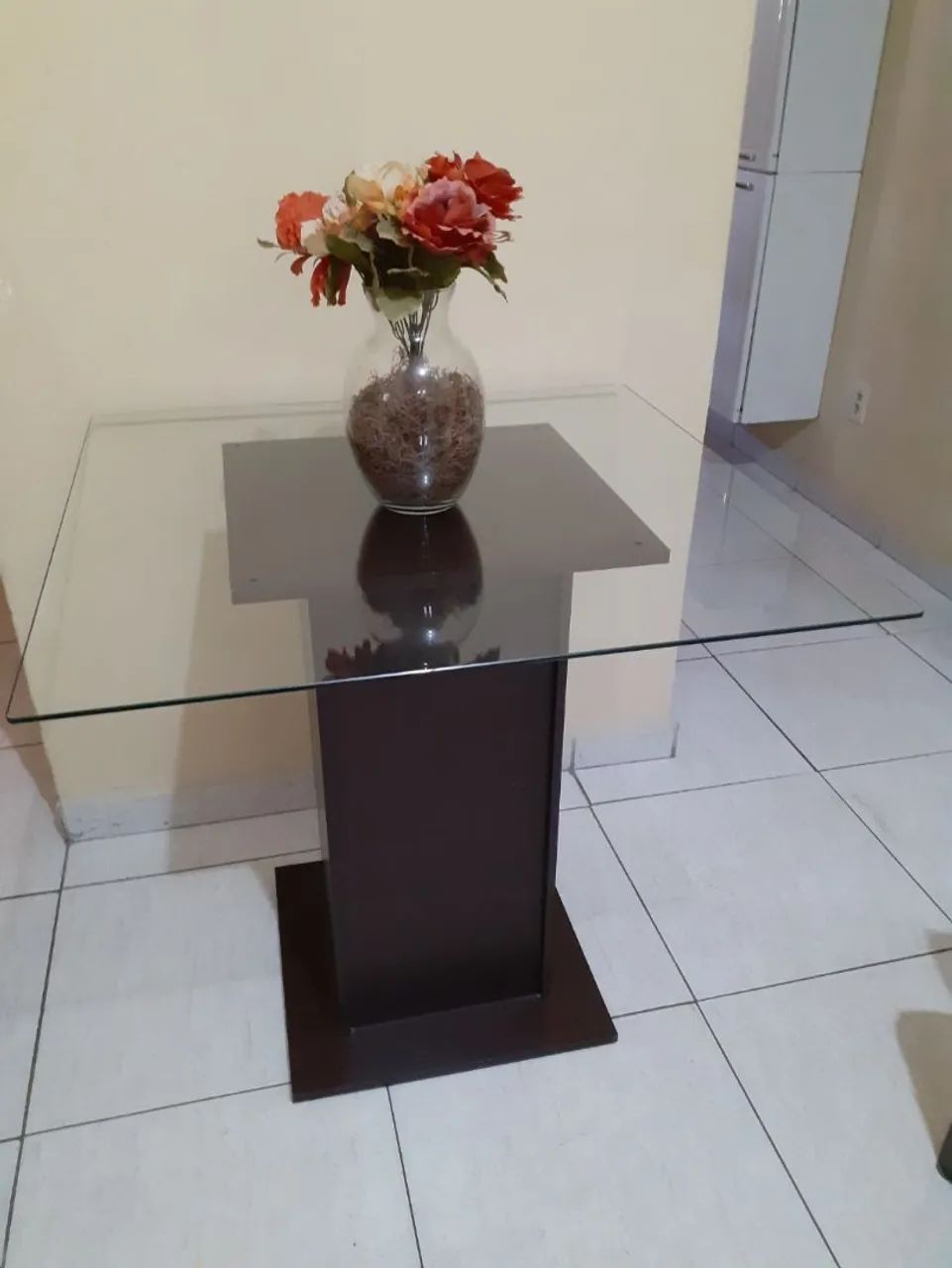 Vendo linda mesa quadrada madesa usada