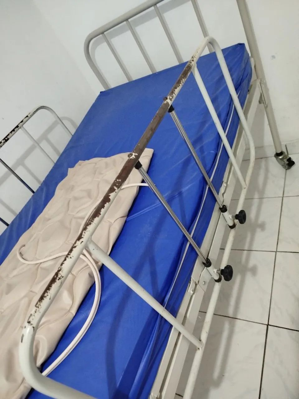 Cama hospitalar+ colchão+ colchão pneumático  - Foto 3