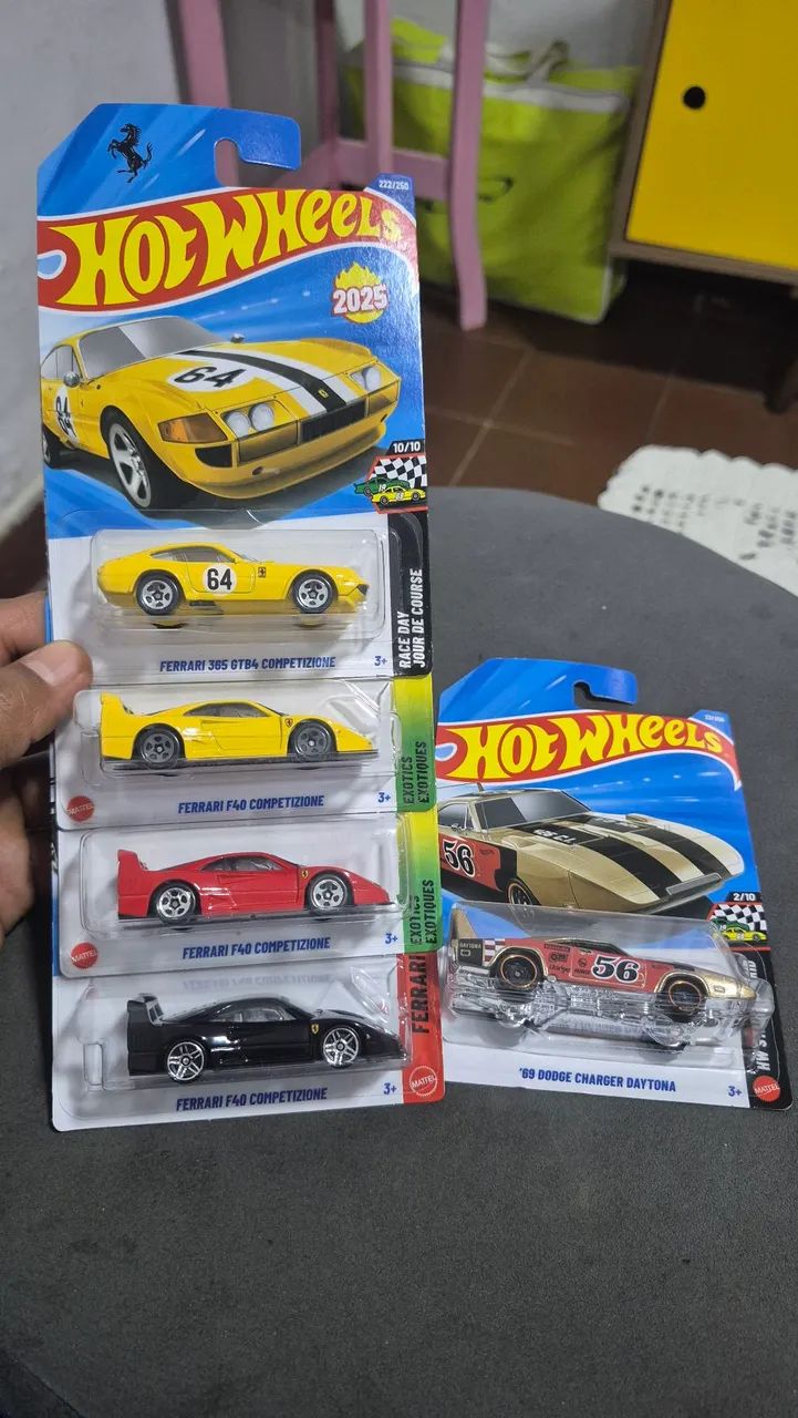 Pack 1 de Ferrari + 1 mini de brinde charger
