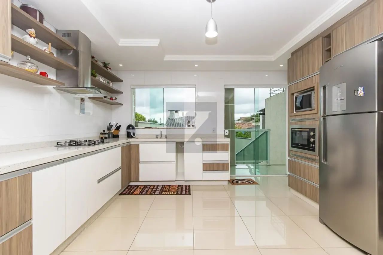 Sobrado Exclusivo no Pinheirinho  4 Quartos, Mobiliado e com 7 Vagas | Oportuni - Foto 3