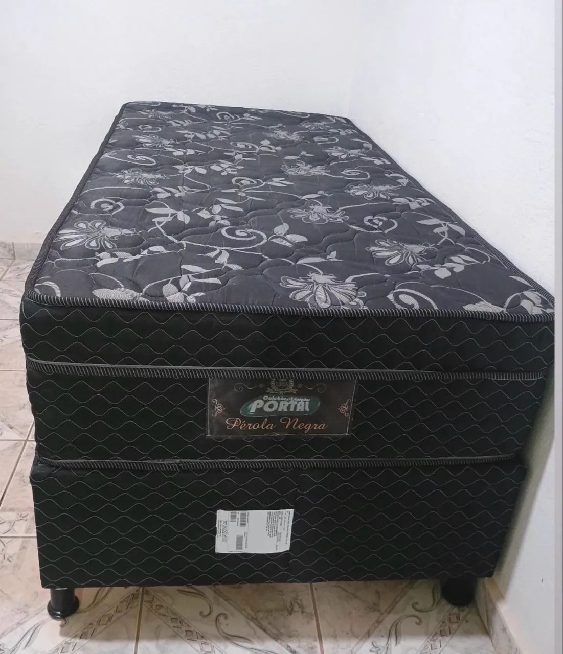 Vende-se uma Cama Box de Solteiro  - Foto 2