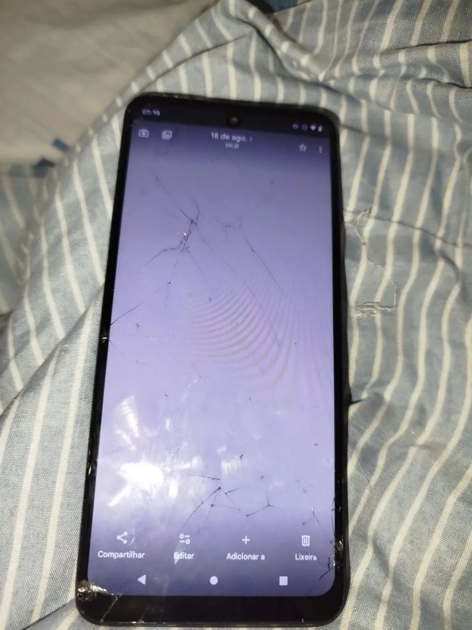 Moto G22 Tela rachada funcionando - Foto 2