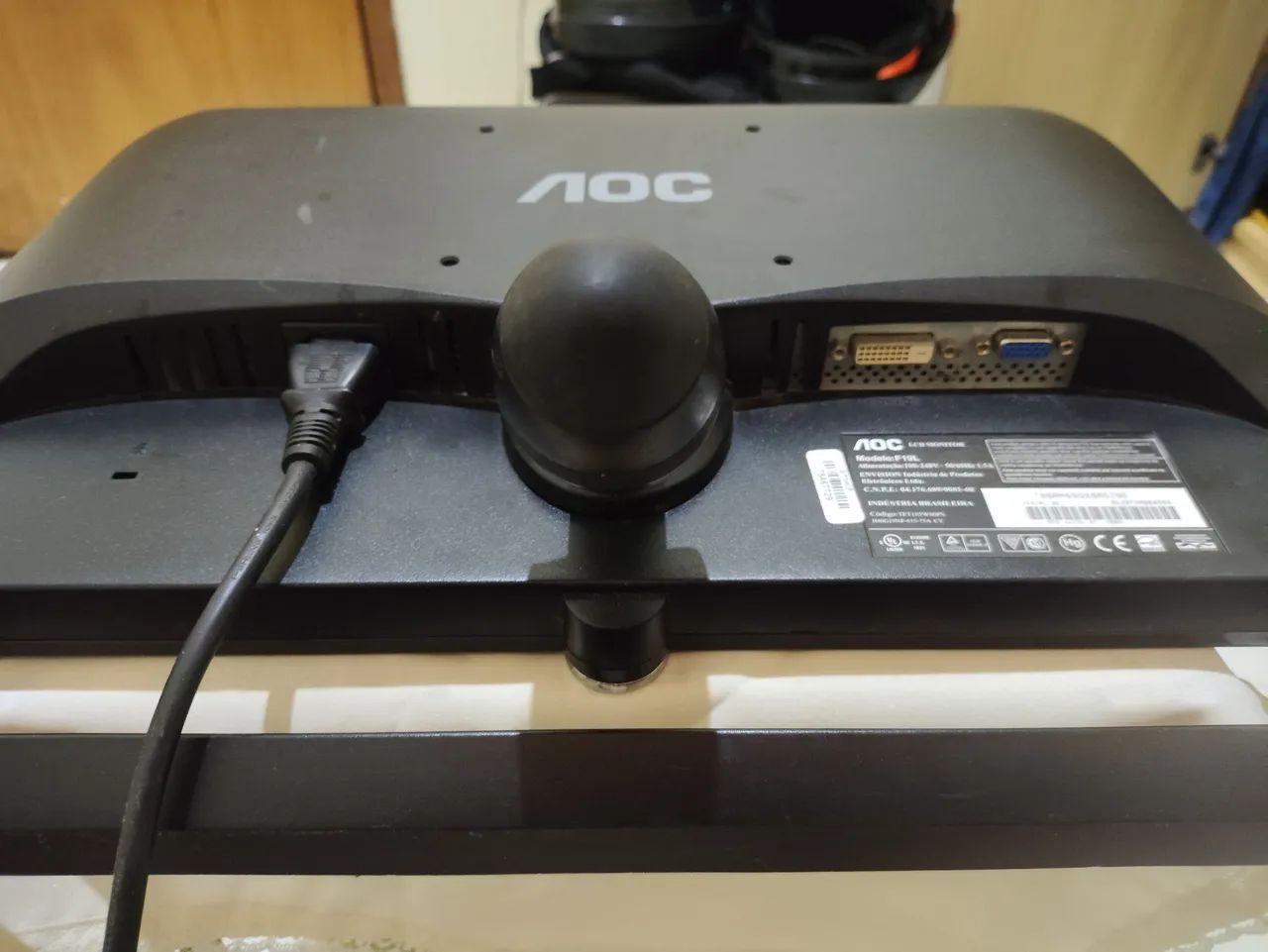 VENDO MONITOR COM TELA MANCHADA - Foto 2