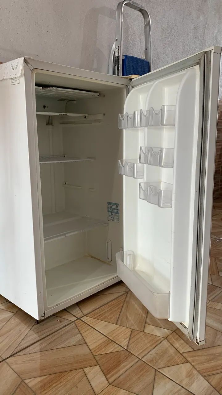 Frigobar Electrolux RE120 - Foto 2