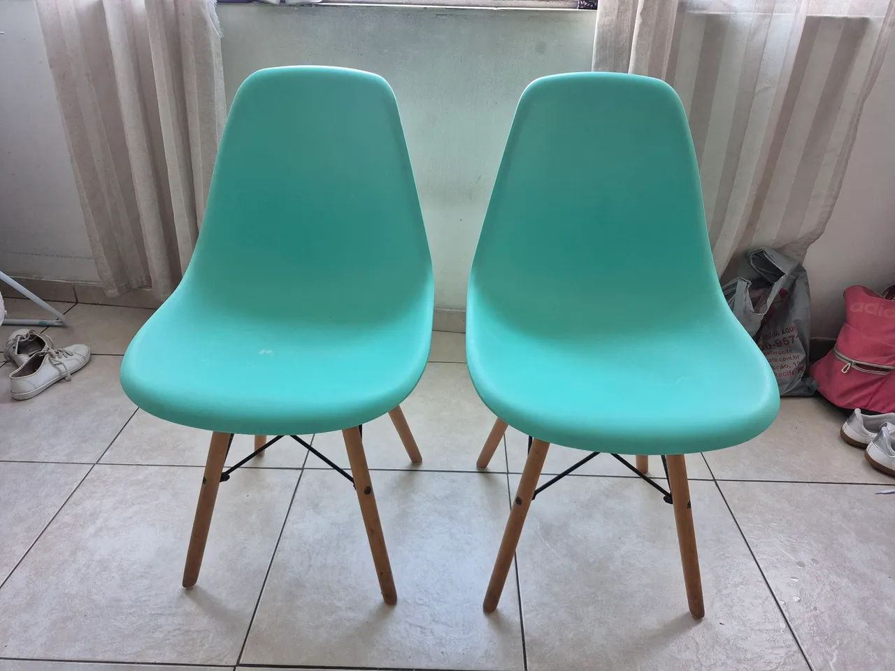Vendo 2 Cadeiras Eames - Foto 3