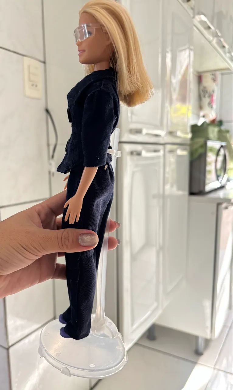 Barbie médica com suporte