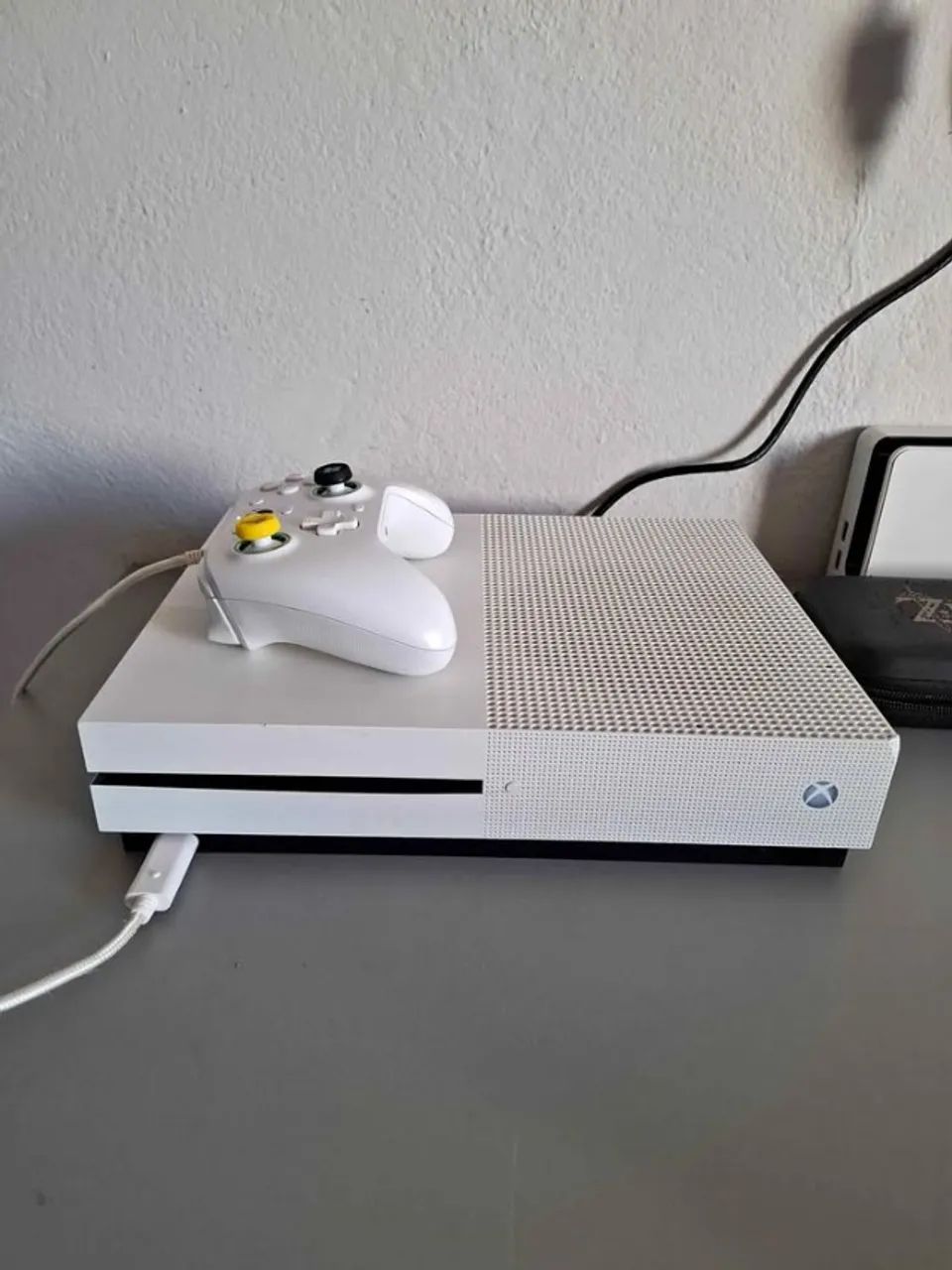 XBOX ONE S - 1TB