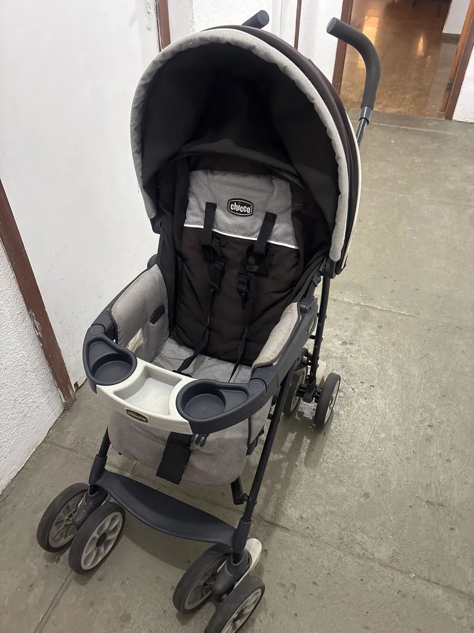 Carinho de bebê chicco 