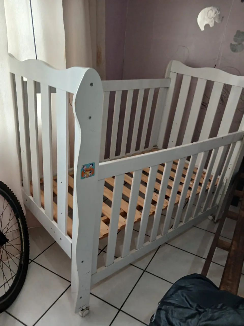 Berço infantil em bom estado - R$ 200