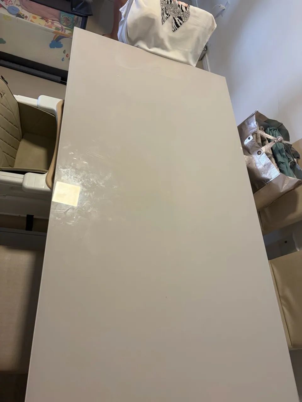 Vendo mesa com 6 cadeiras 