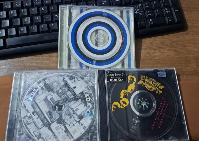 cd original legião urbana e CBJR