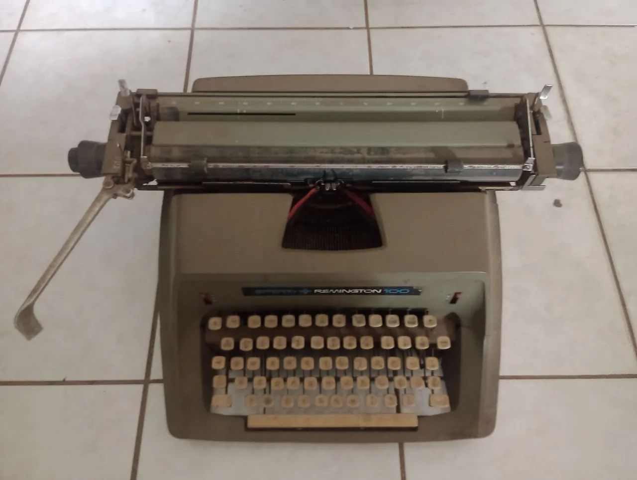 Vendo Uma Máquina de escrever 