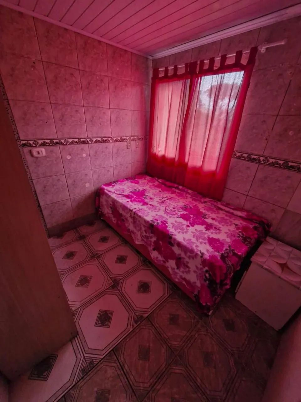 Alugar - se quarto no Pilarzinho 