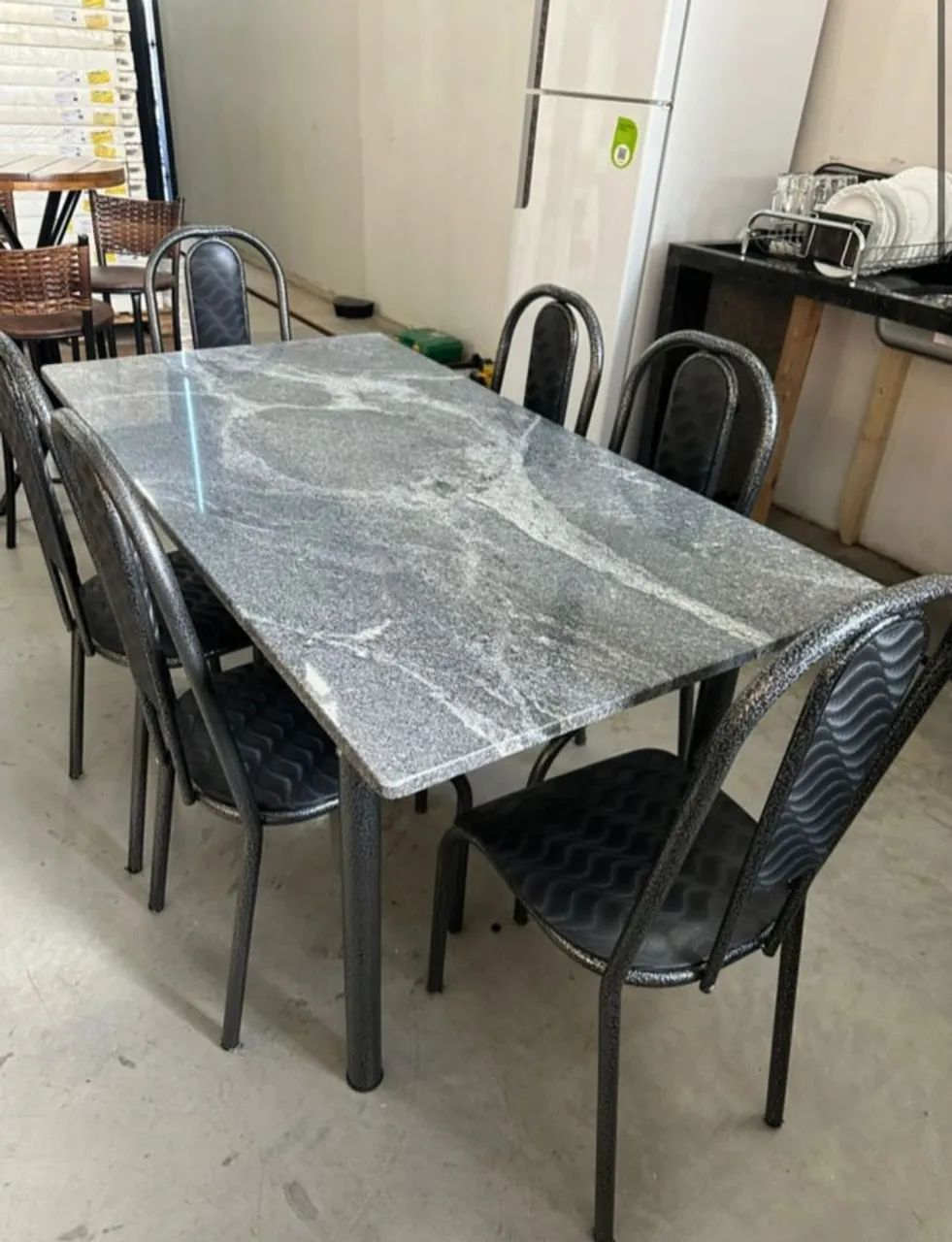 Mesa de mármore com 6 cadeiras novas $1179,99 entrega grátis  - Foto 2