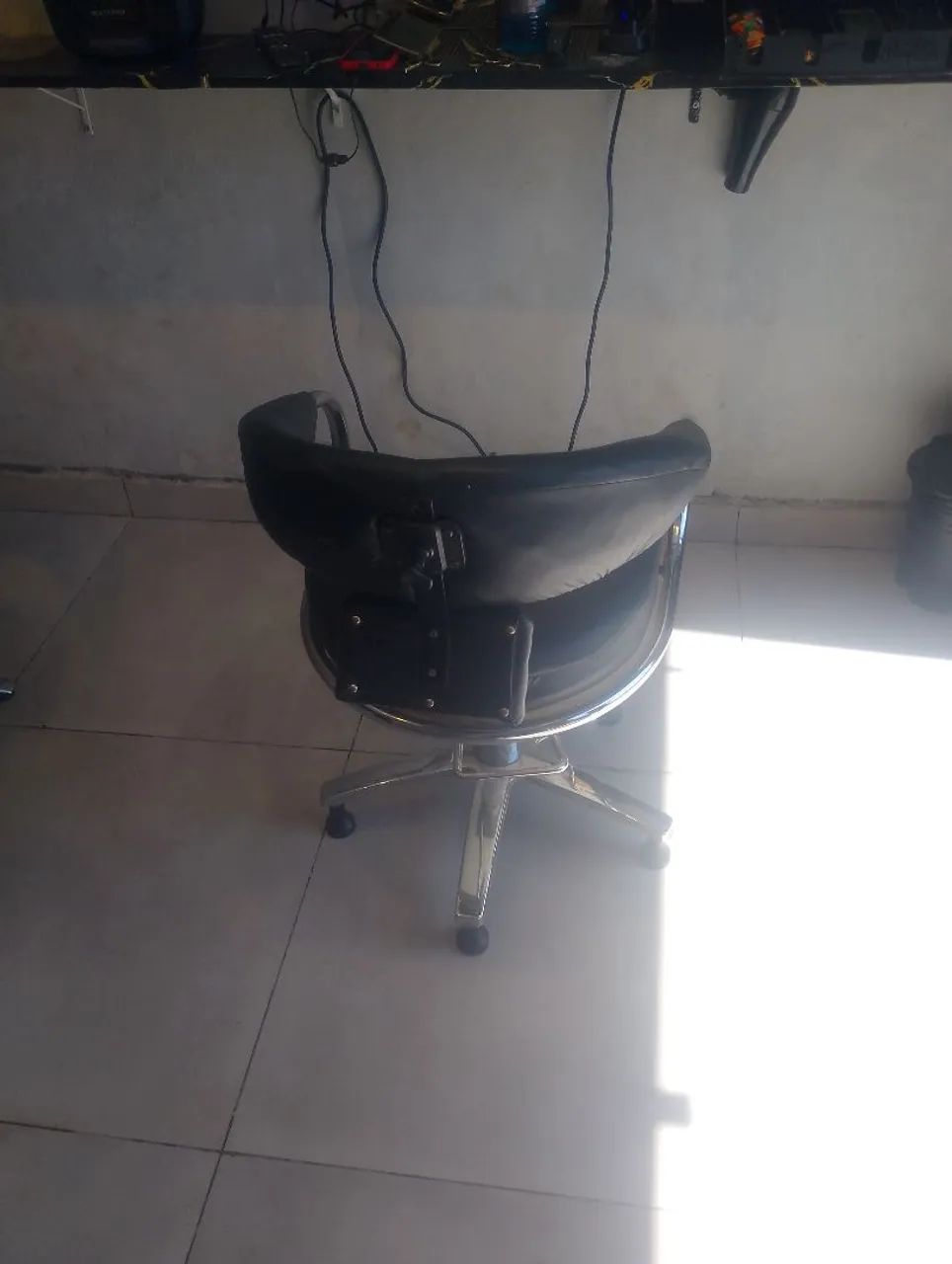 Vende cadeira de barbearia ,e salão  - Foto 2