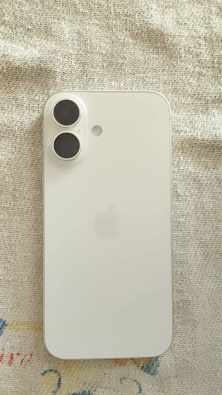 iPhone 16