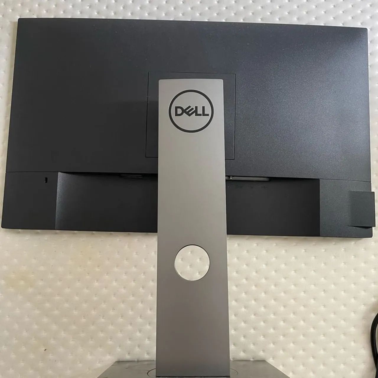 Monitor Dell modelo P2319H - Foto 2