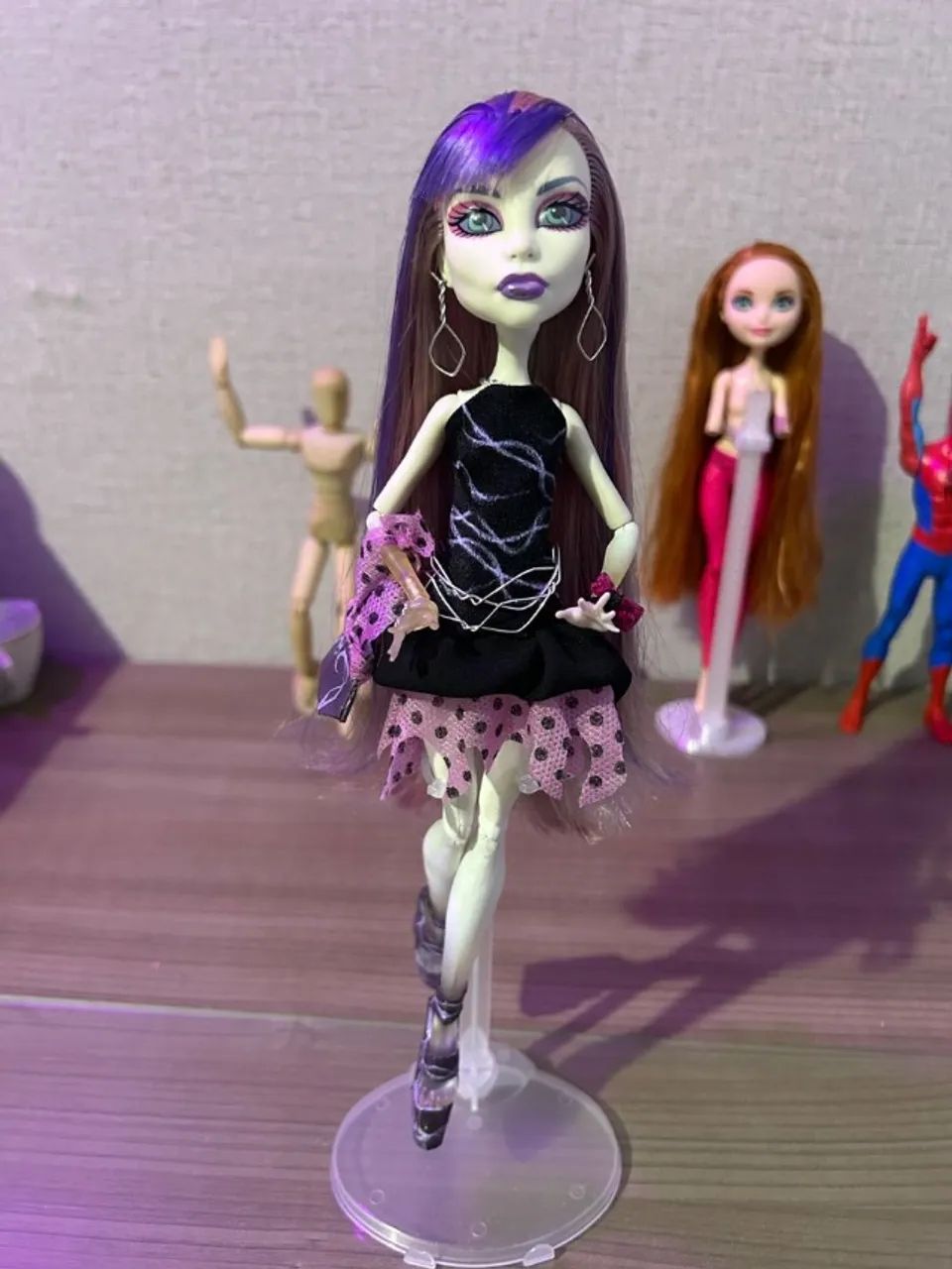 spectra monster high customizada apenas roupas e acessorios - Foto 4