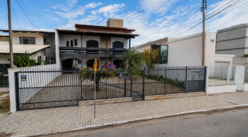 CASA QUE PODE SER SEDE EMPRESARIAL ITAJAI