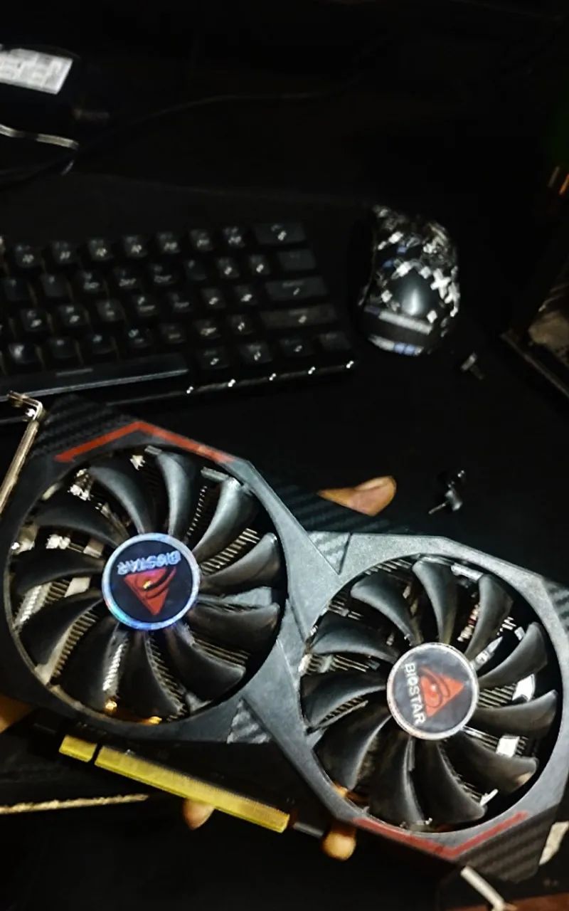 Placa de video RX6650XT de 8GB