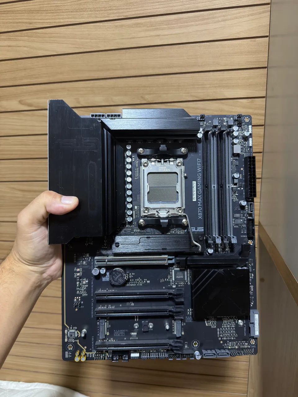 PLACA MÃE X870 MAX GAMING ASUS WI-FI 