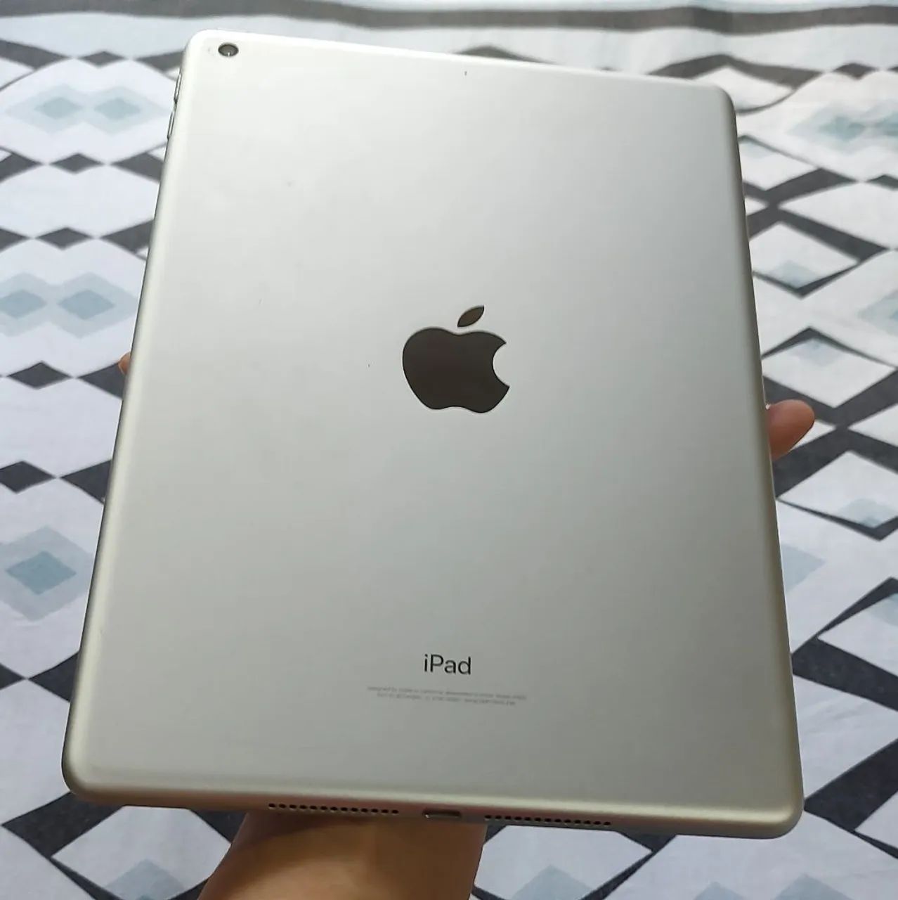 Ipad 6 de 32gb + Pencil  - Foto 4