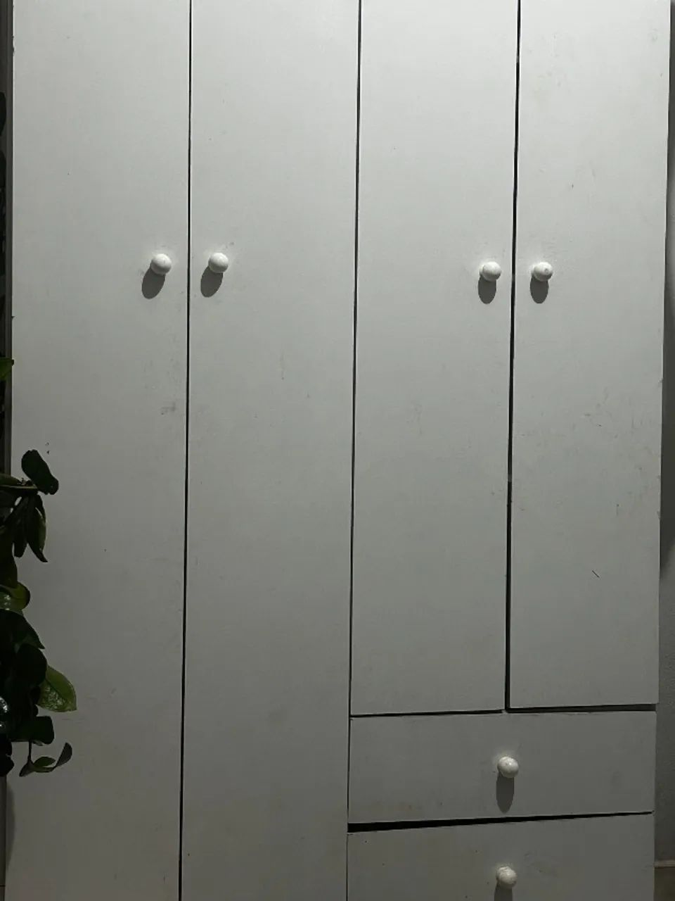 Guarda roupas e cama box com colchão 