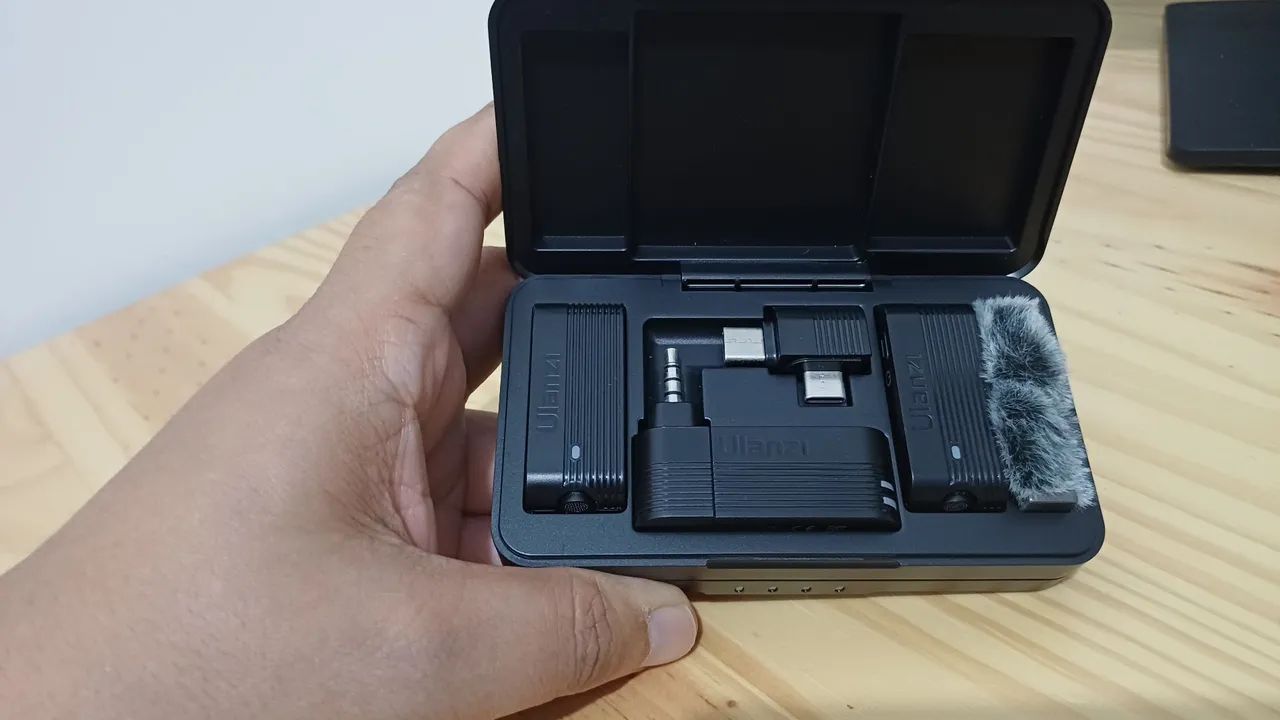 Microfone Sem Fio Lapela Ulanzi (Duplo) - Com Estojo de Carregamento (Impecável) - Foto 3