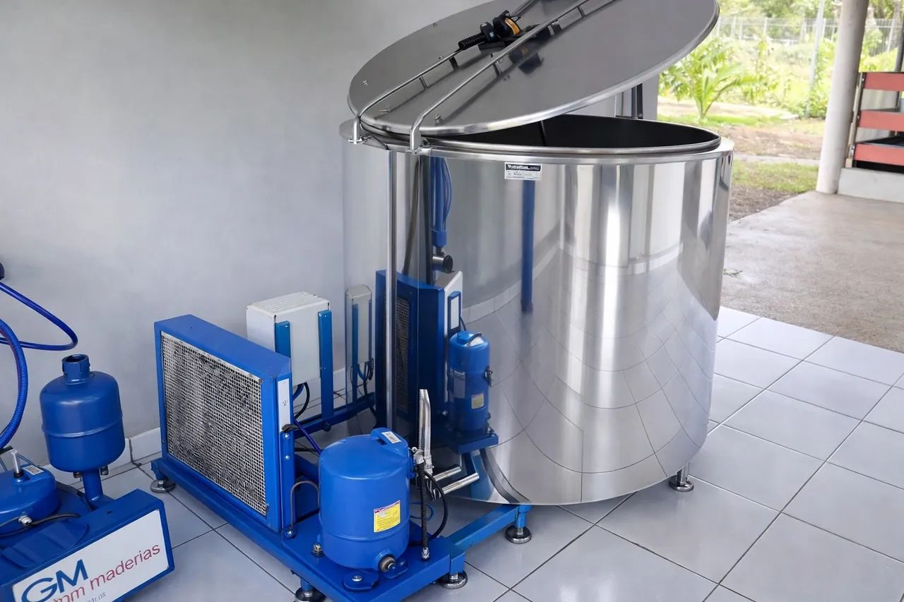 Tanque Resfriador de Leite 1.000 Litros