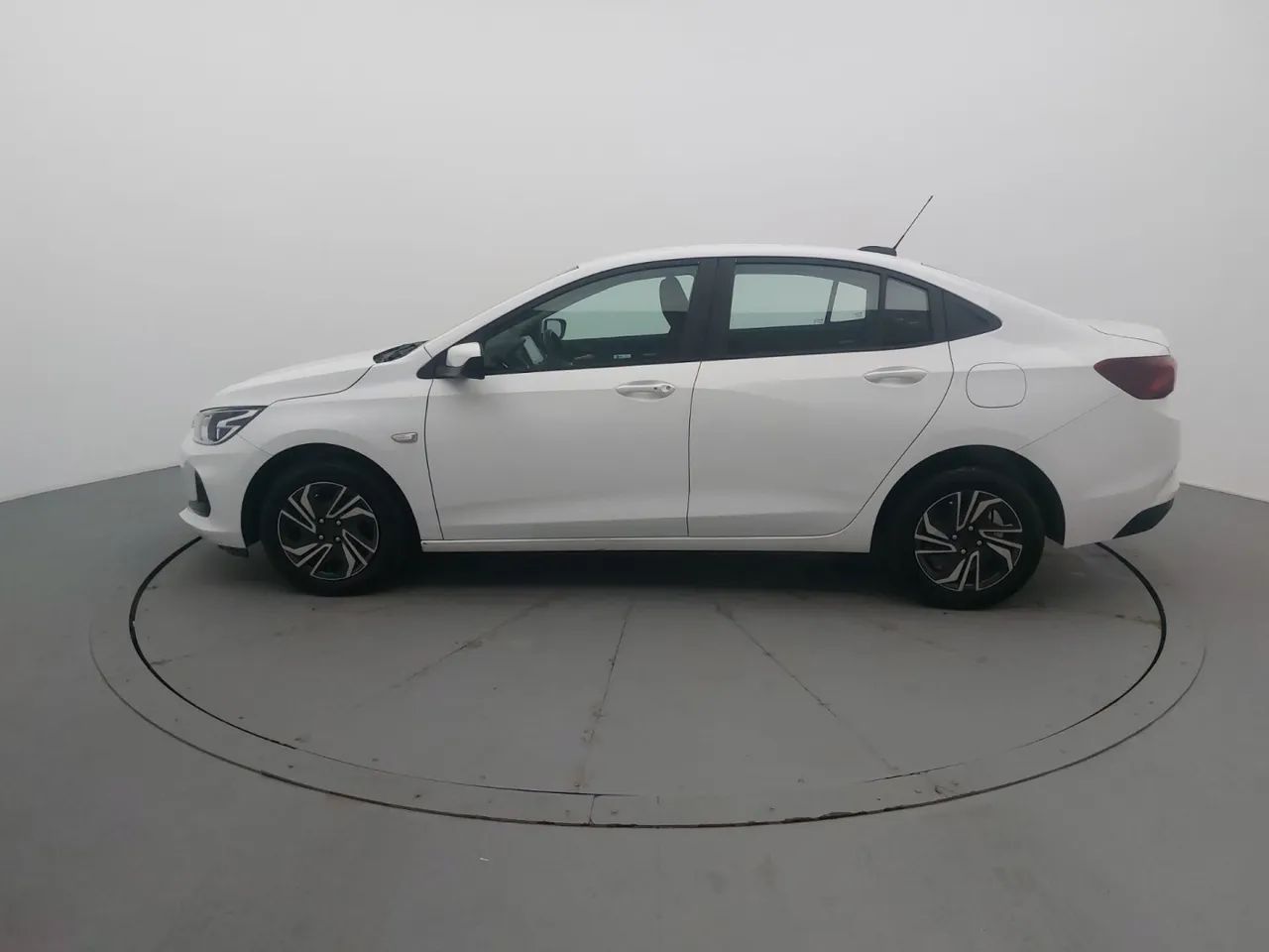 Chevrolet Onix Plus LT 1.0 12V Flex Mec. 4P, foto 2 de 18