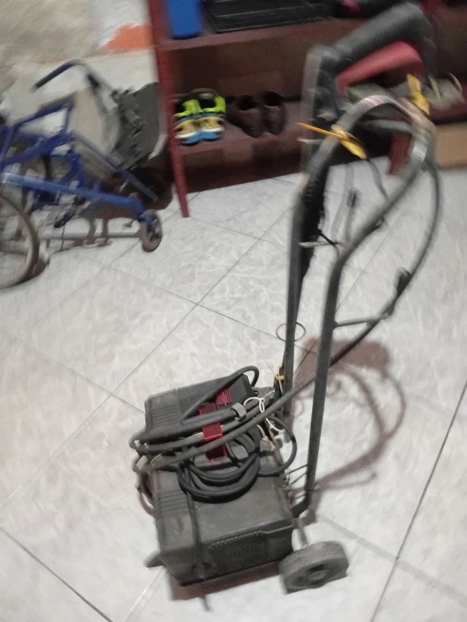 Lavadora Alta Pressão Gong profissional 220V com Defeito  - Foto 4
