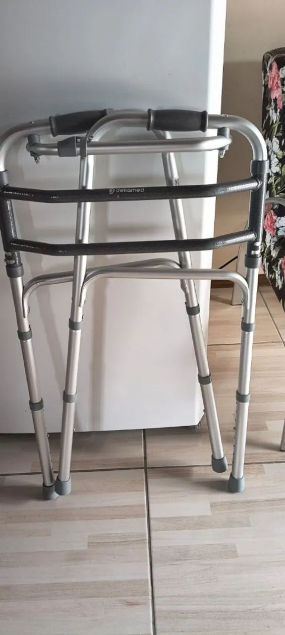 Andador e barras de acessibilidade 