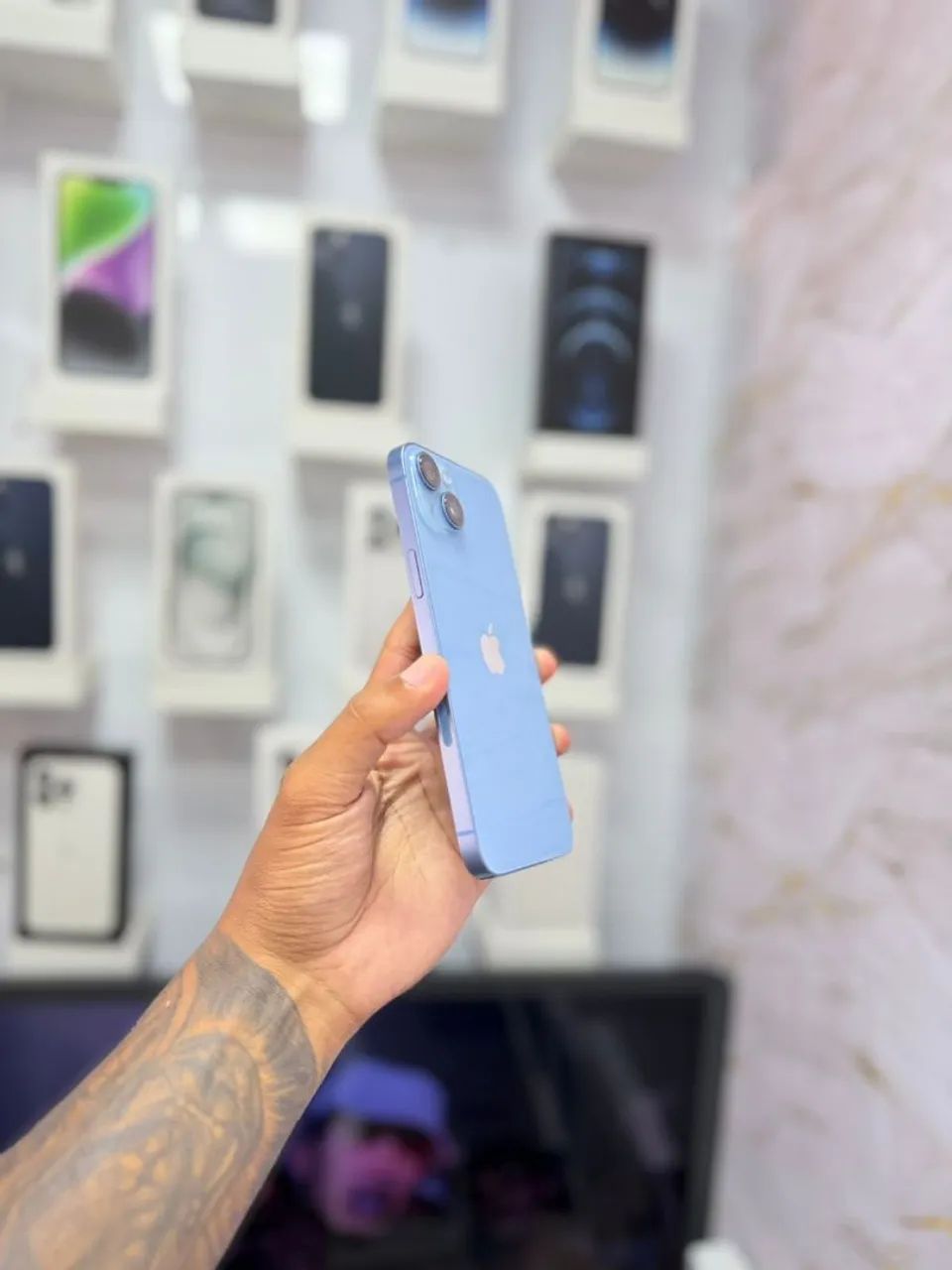 IPHONE 14 PLUS 256GB<br>R$ 2.850,00 MUITO LINDO - Foto 2