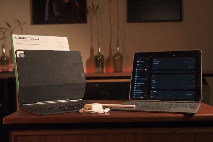 iPad Pro 12.9 6a geração 256 + acessórios