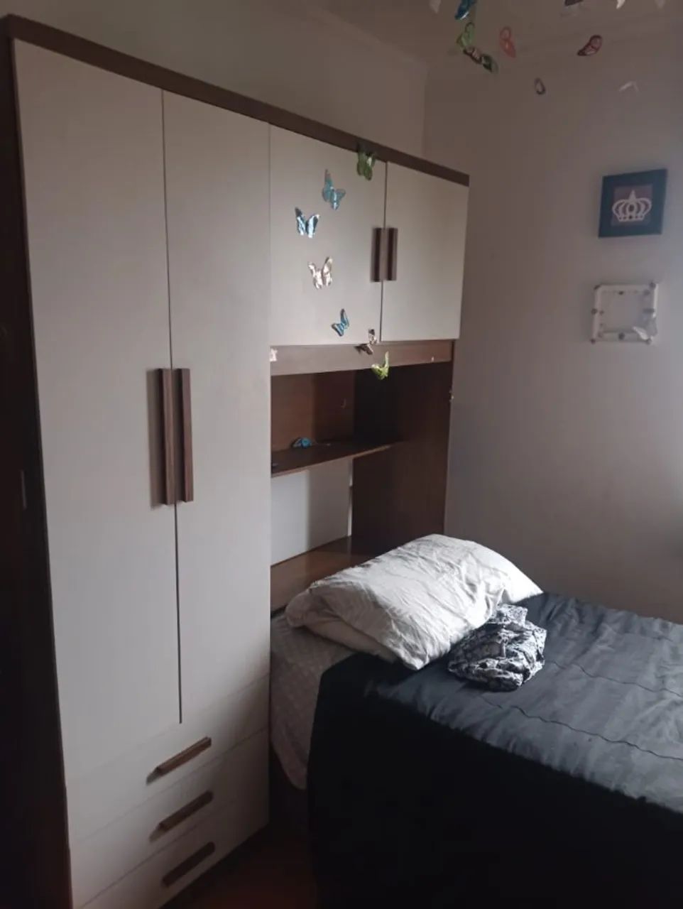 Guarda roupa de solteiro com cama embutida - Foto 2
