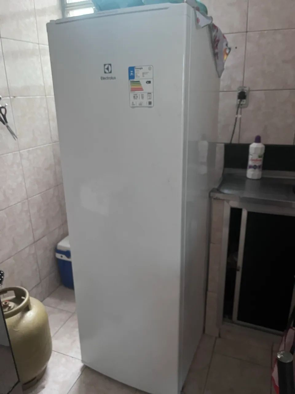 Freezer vertical eletrolux novíssimo - Foto 2