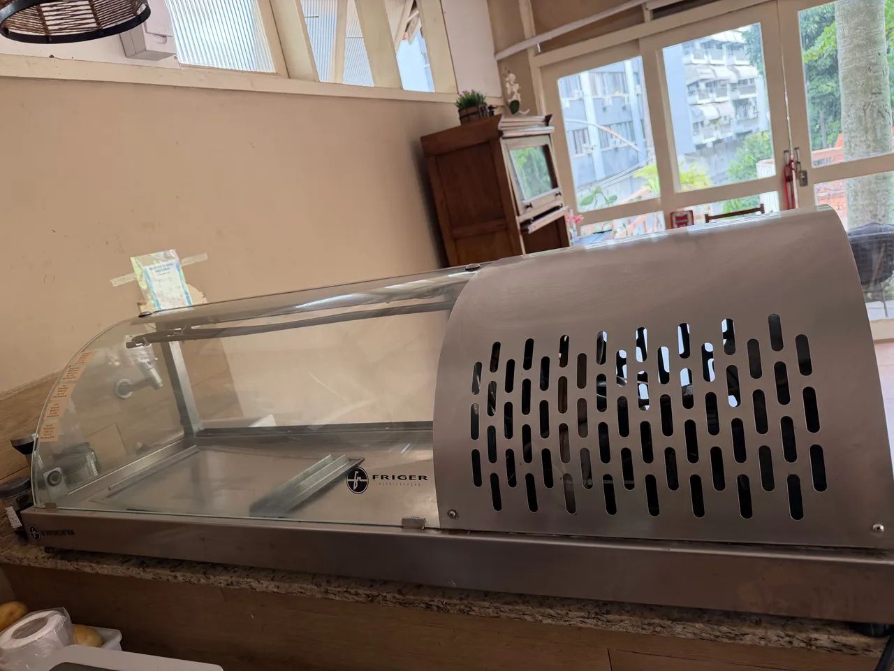 Vitrine refrigerada sushi