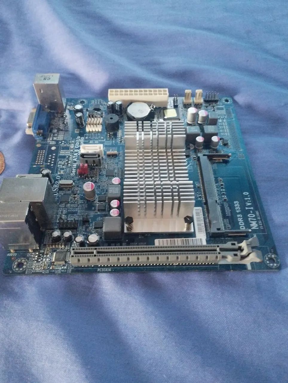 Placa mãe com prosessador integrado para retirada de peças 