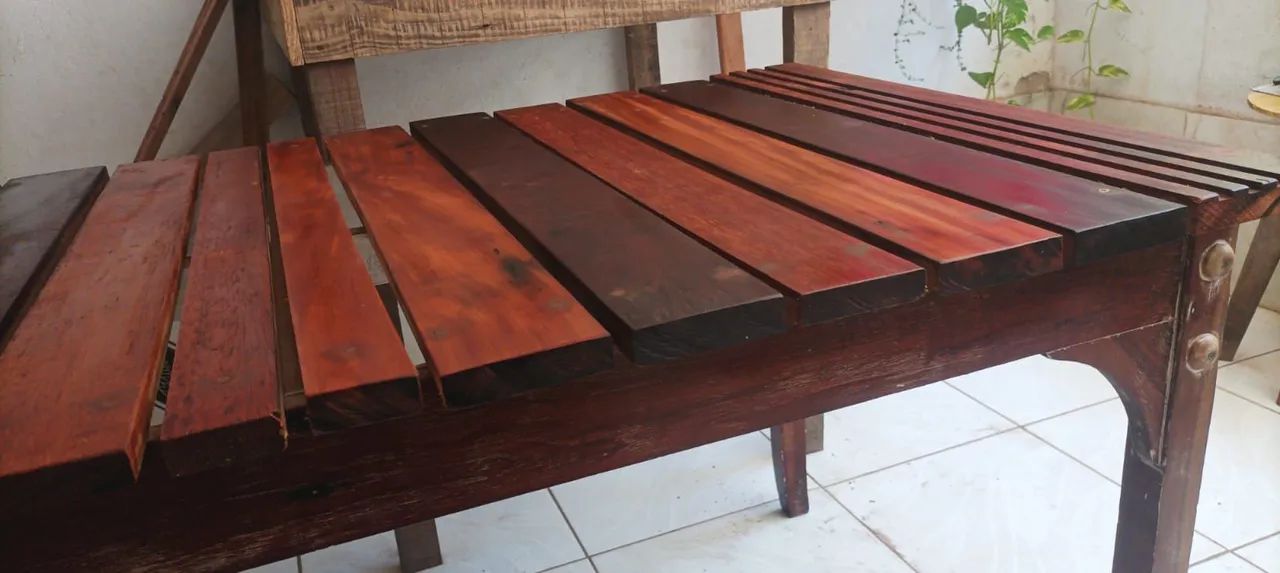 Mesa de madeira de reaproveitamento 