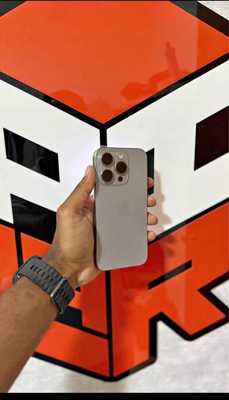 iPhone 15 pro zerado