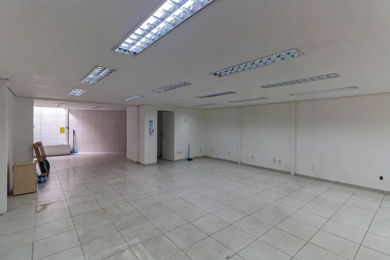 Terreno na Rua Pio XI, 55 - loja  180 m² - Foto 4