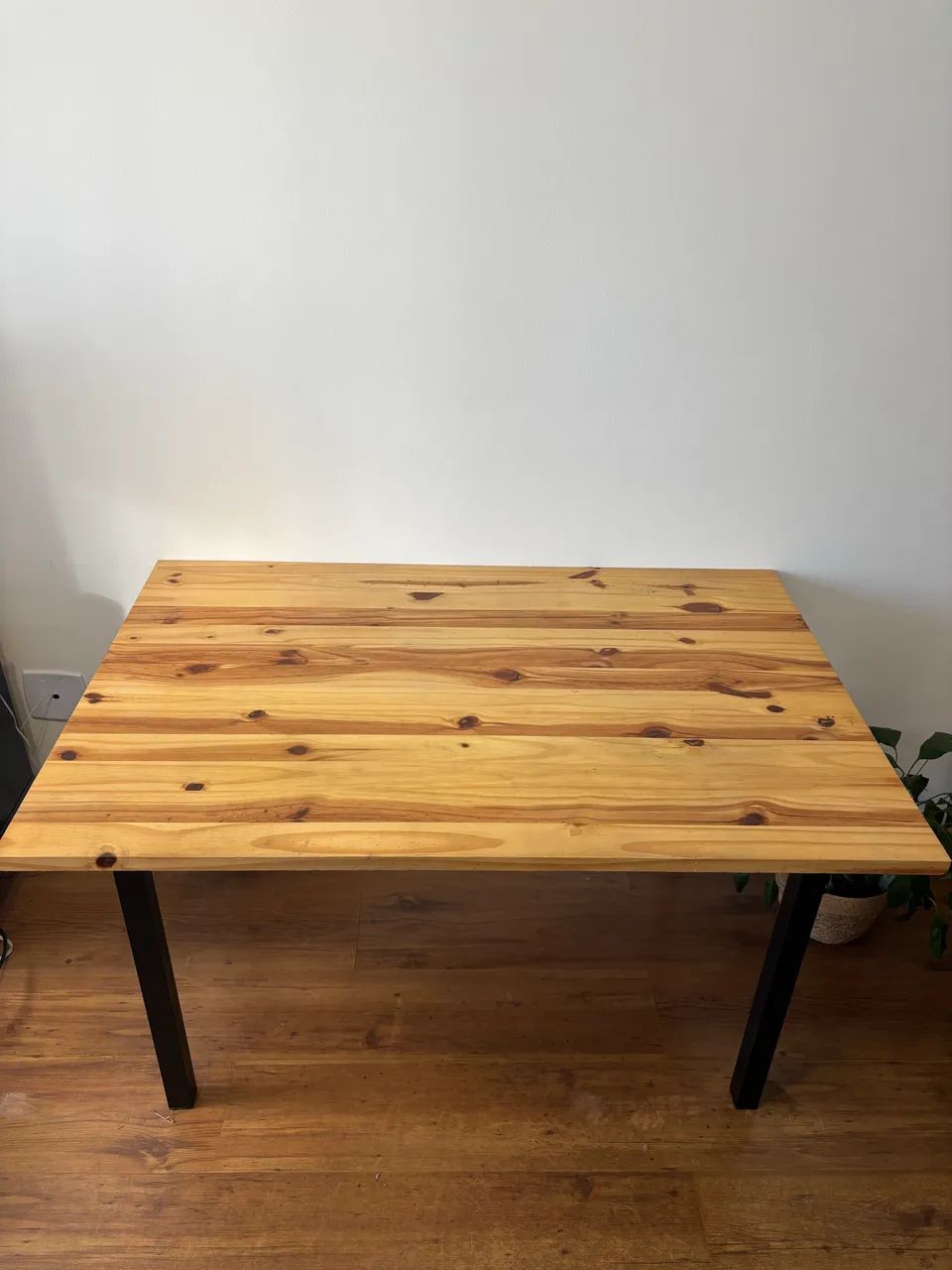 Mesa de madeira estilo industrial - Foto 4