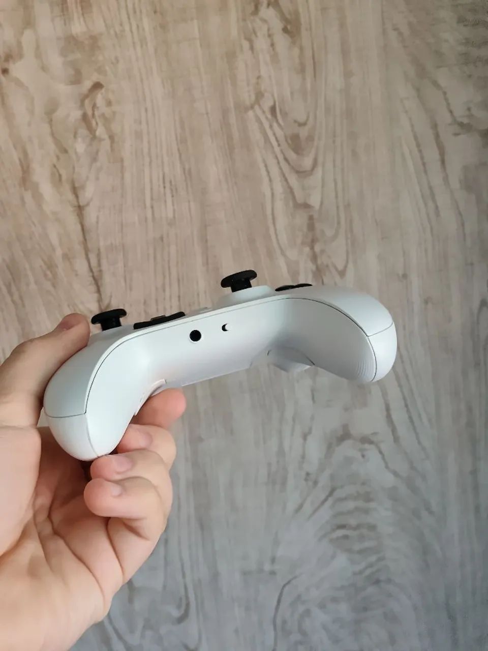 Controle 8BitDo Ultimate Wired Para Xbox e PC - Branco - Foto 4