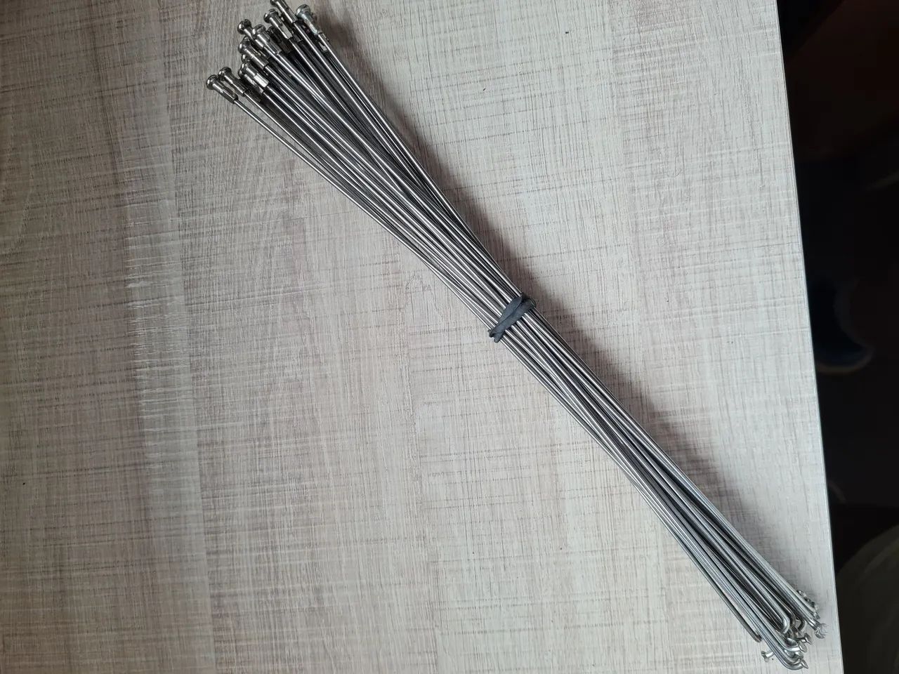 Raios inox 285mm  X 2,5nm 28 pcs