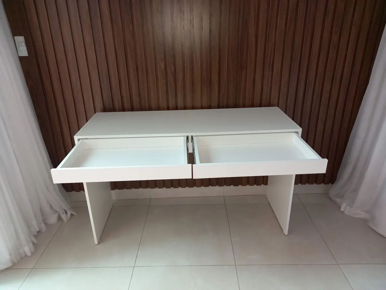 Escrivaninha com gavetas nova em mdf  - Foto 2