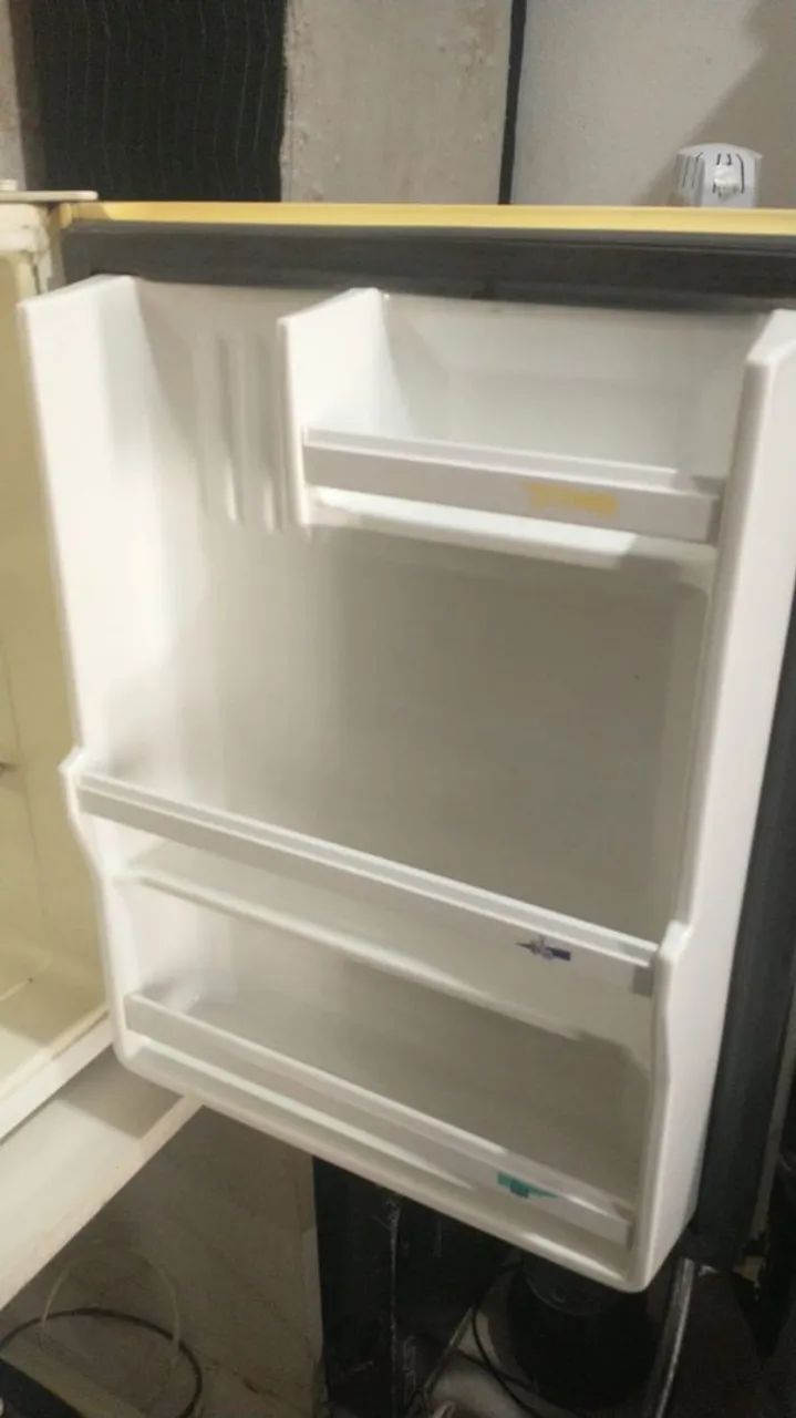 GELADEIRINHA FUNCIONANDO PERFEITAMENTE - Foto 3